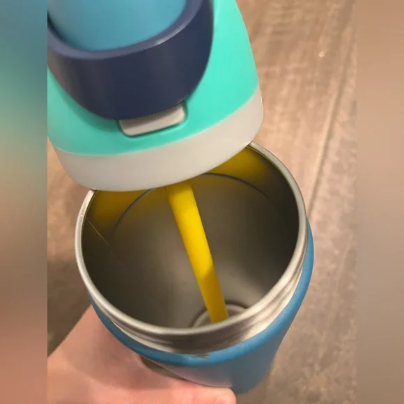 Owala Blue/Teal Water Bottle 24oz - Picture 2 of 5